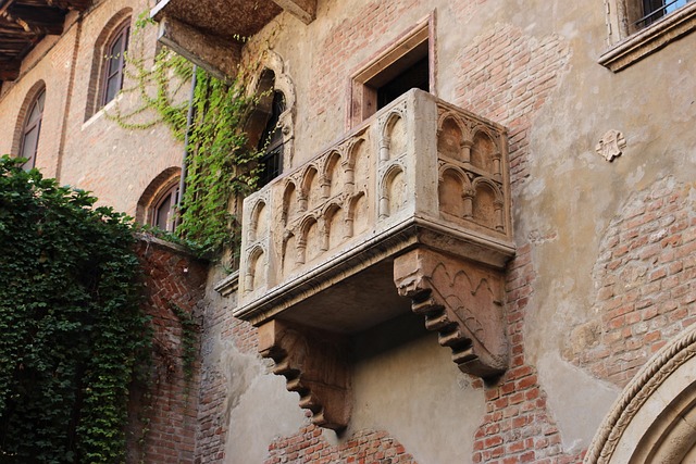 Juliet-Balcony